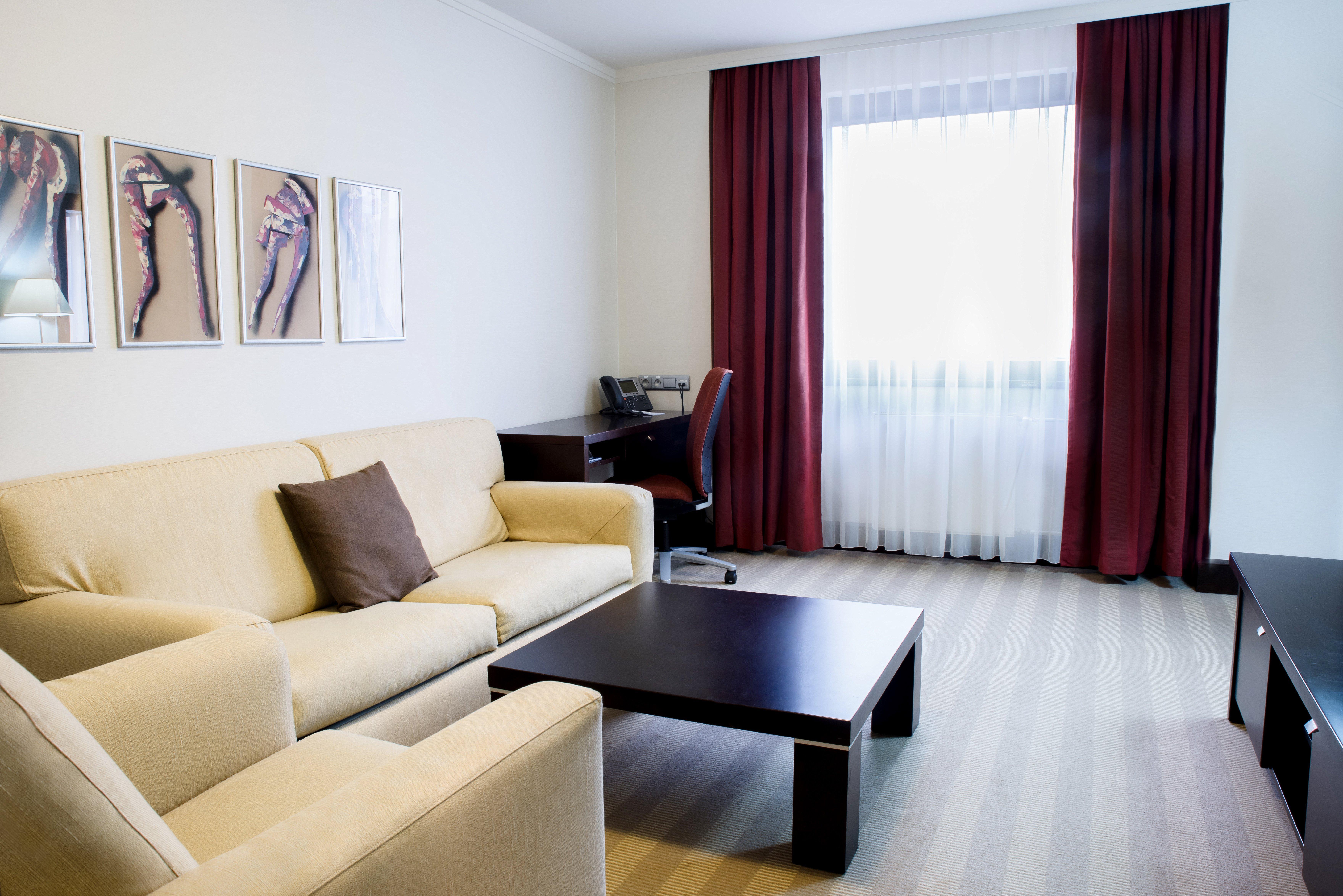 Hotel Crowne Plaza Bratislava By Ihg Esterno foto