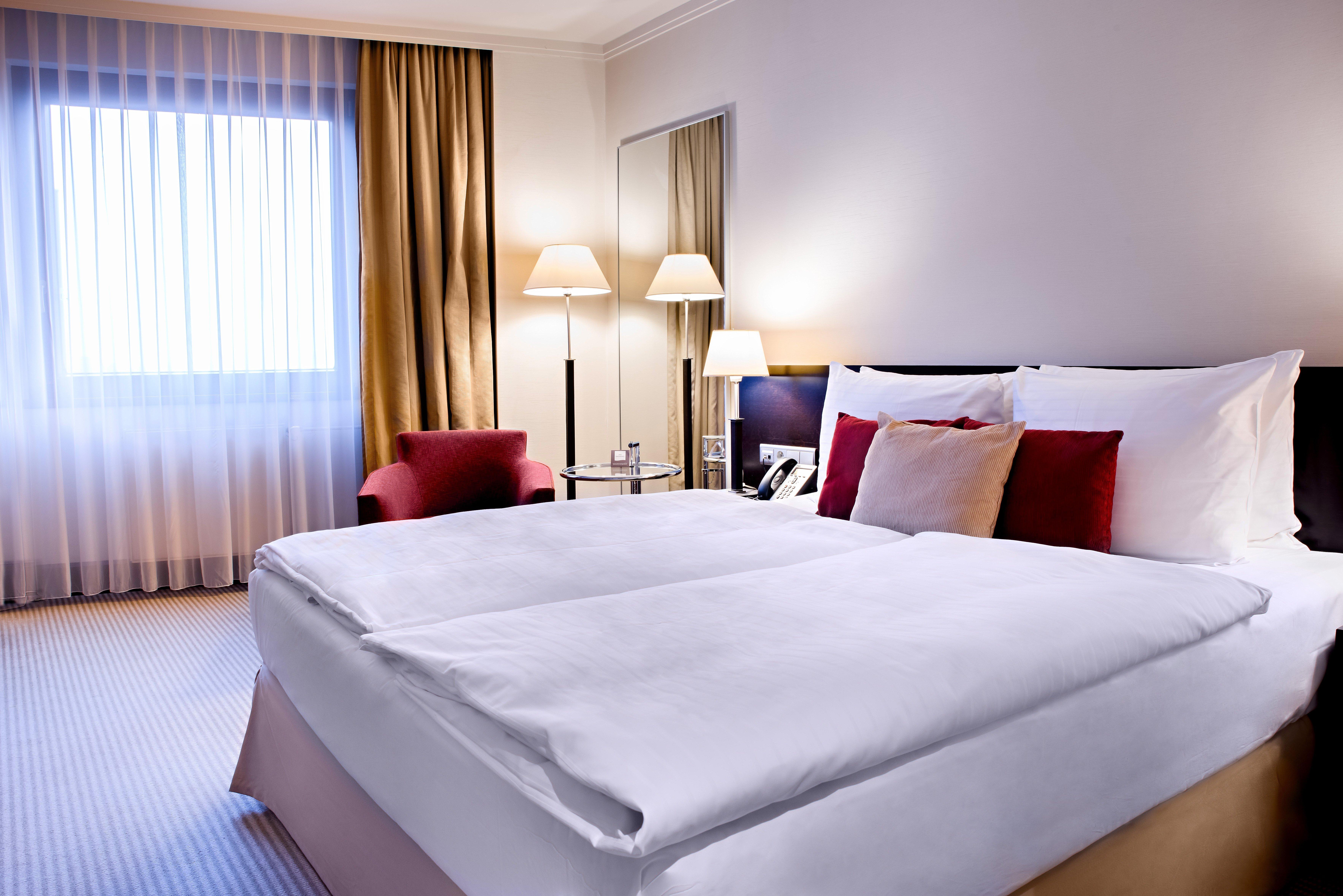 Hotel Crowne Plaza Bratislava By Ihg Esterno foto