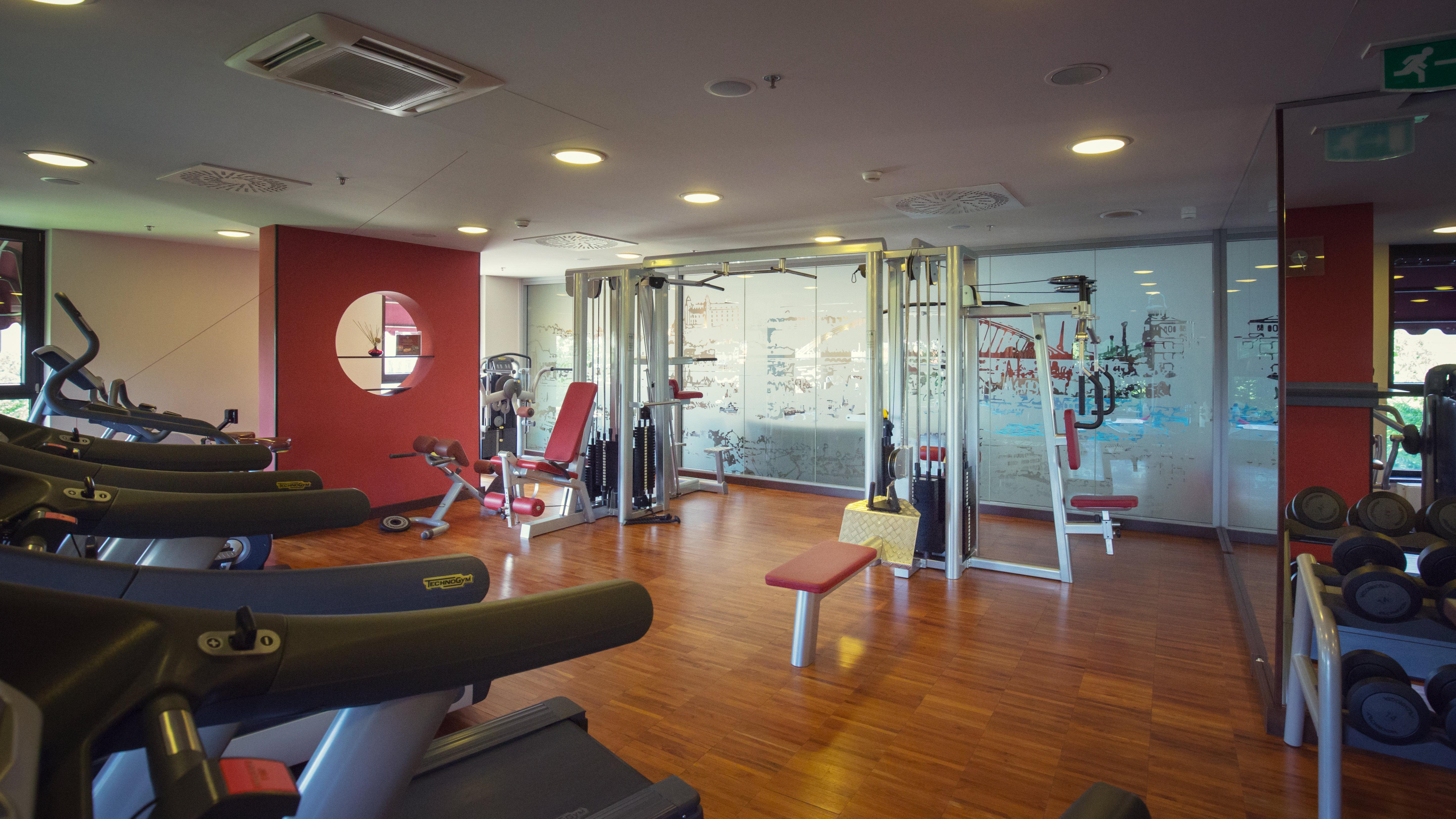 Hotel Crowne Plaza Bratislava By Ihg Esterno foto