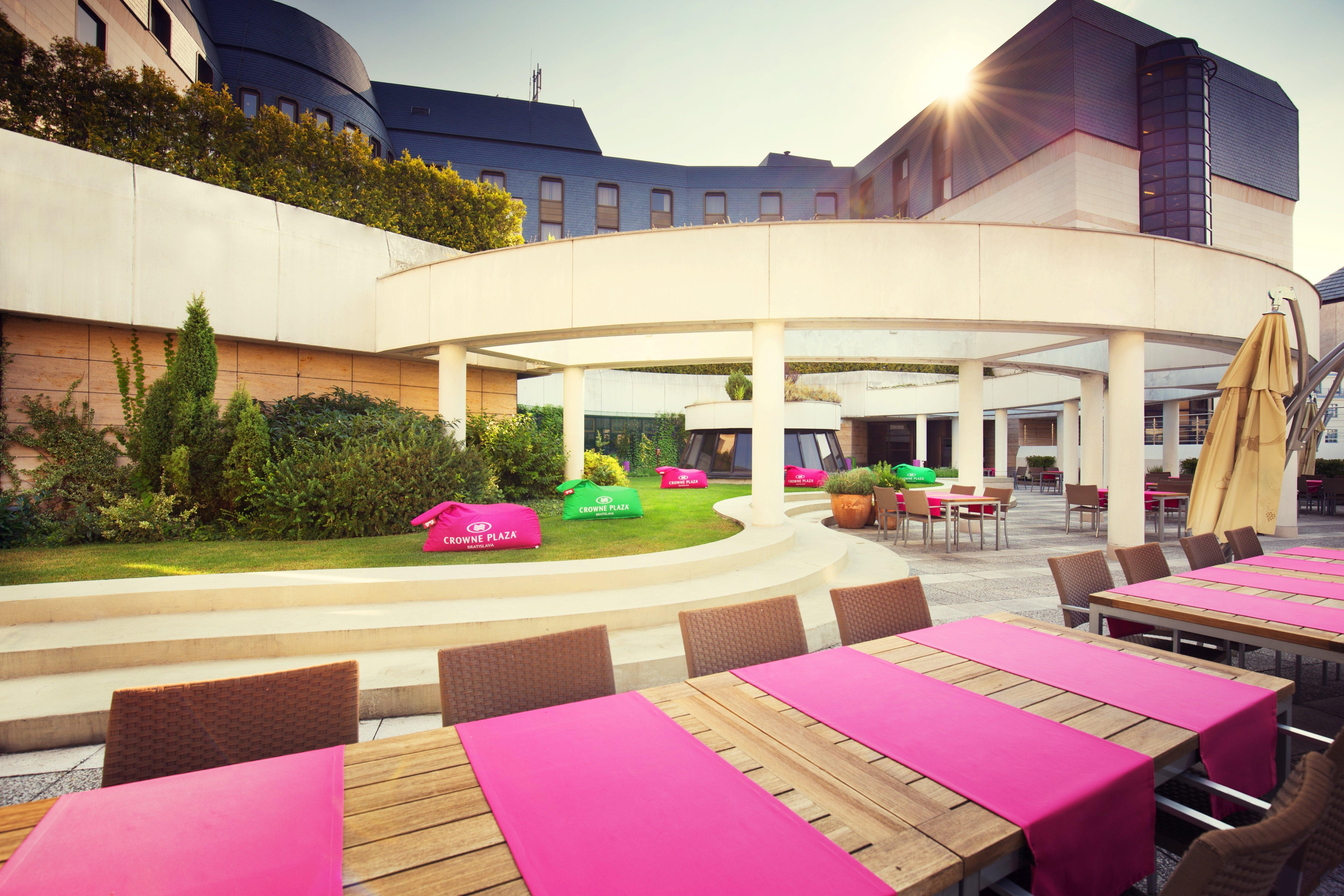 Hotel Crowne Plaza Bratislava By Ihg Esterno foto