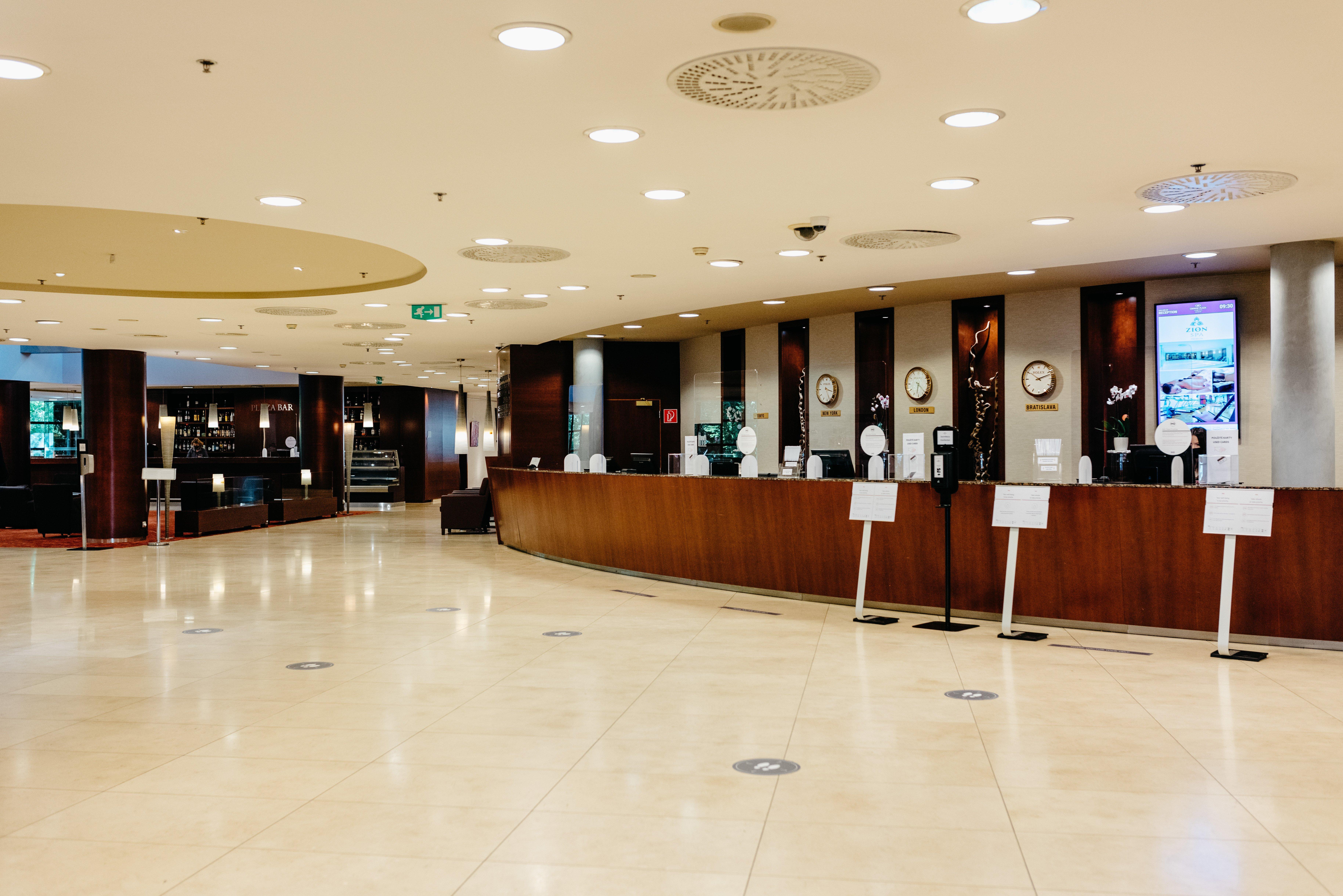 Hotel Crowne Plaza Bratislava By Ihg Esterno foto