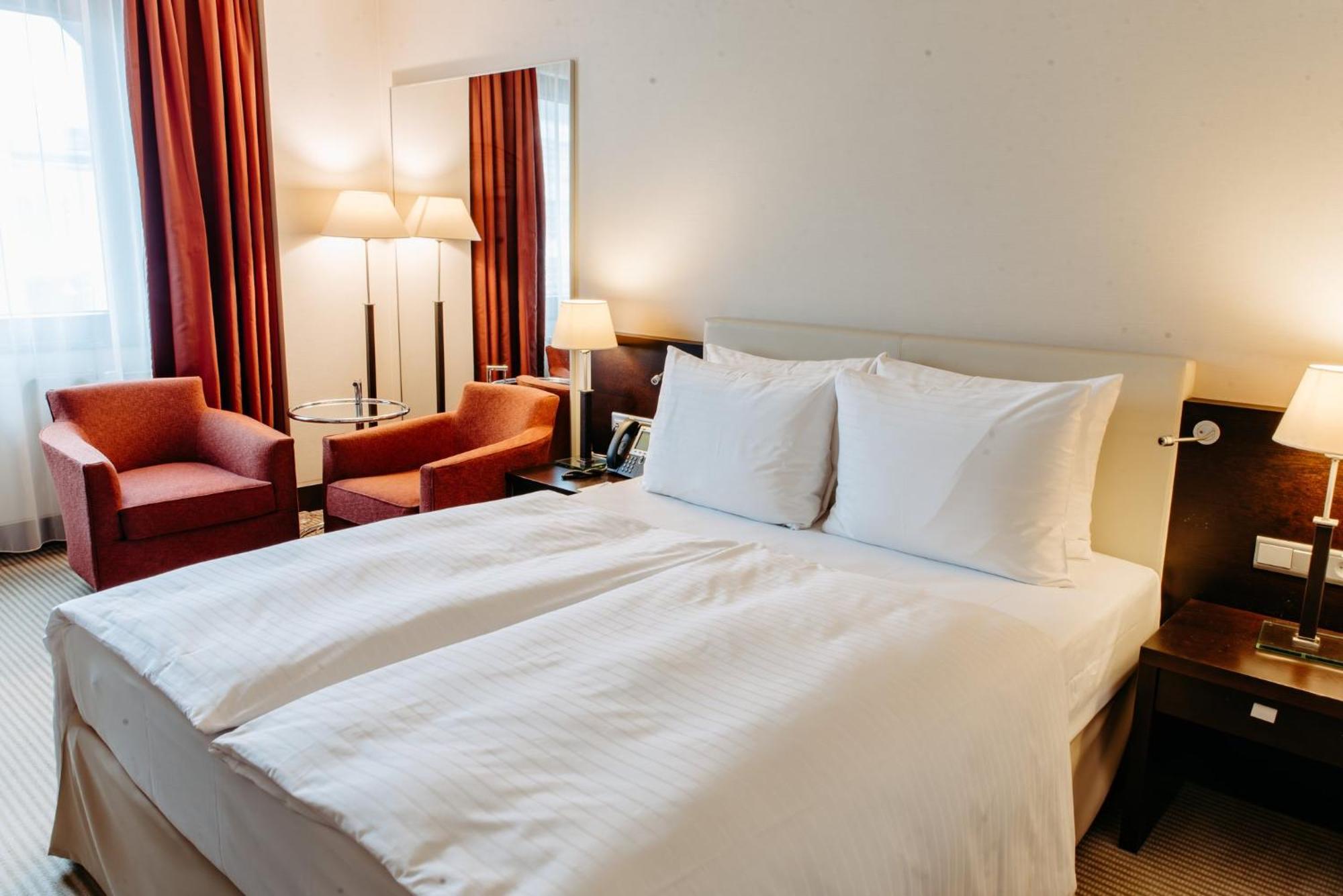 Hotel Crowne Plaza Bratislava By Ihg Esterno foto