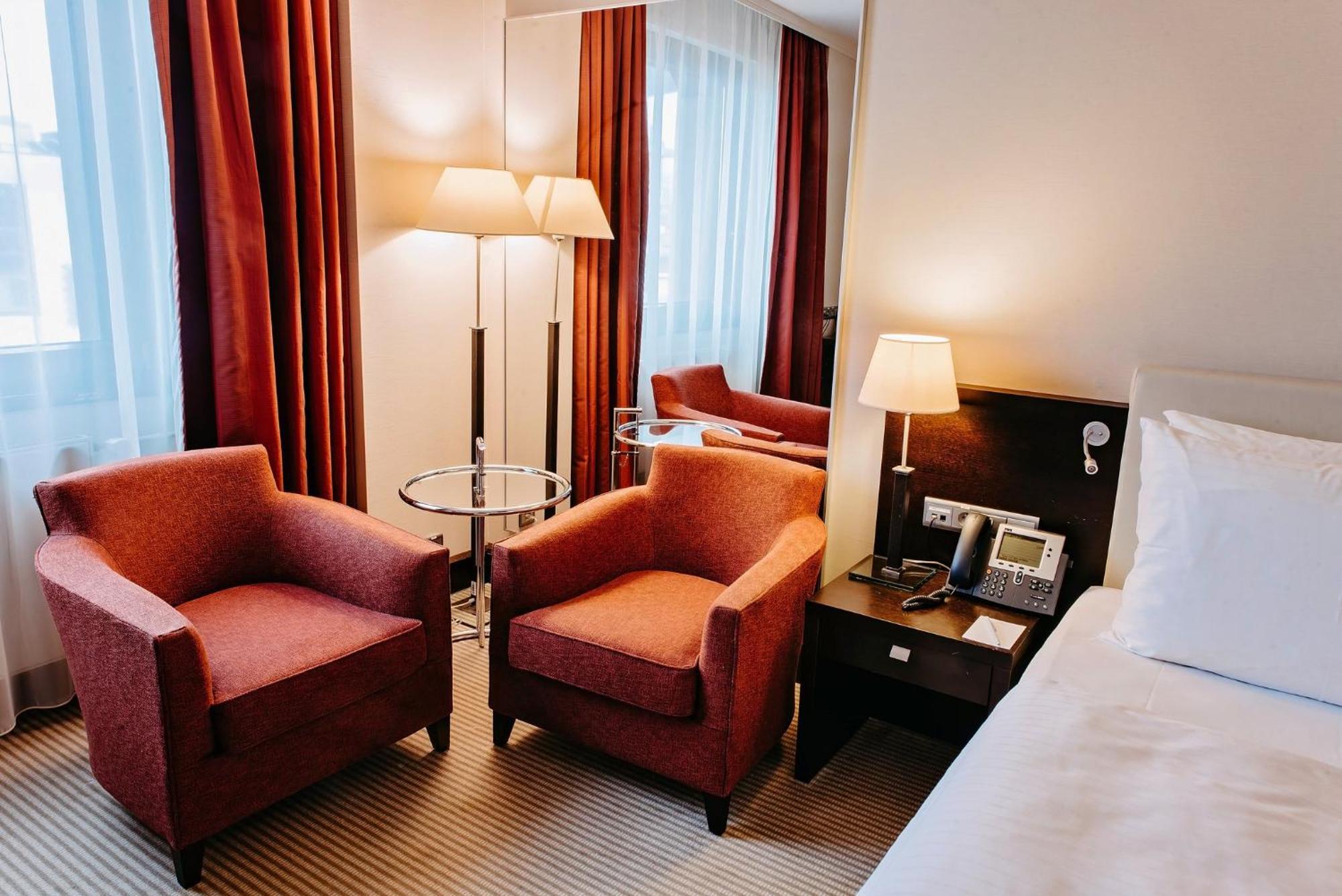 Hotel Crowne Plaza Bratislava By Ihg Esterno foto