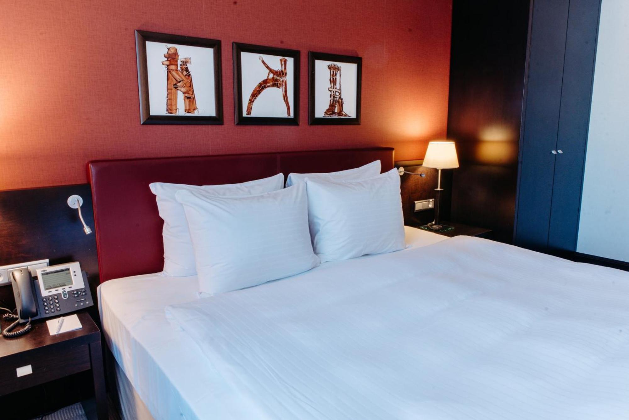Hotel Crowne Plaza Bratislava By Ihg Esterno foto
