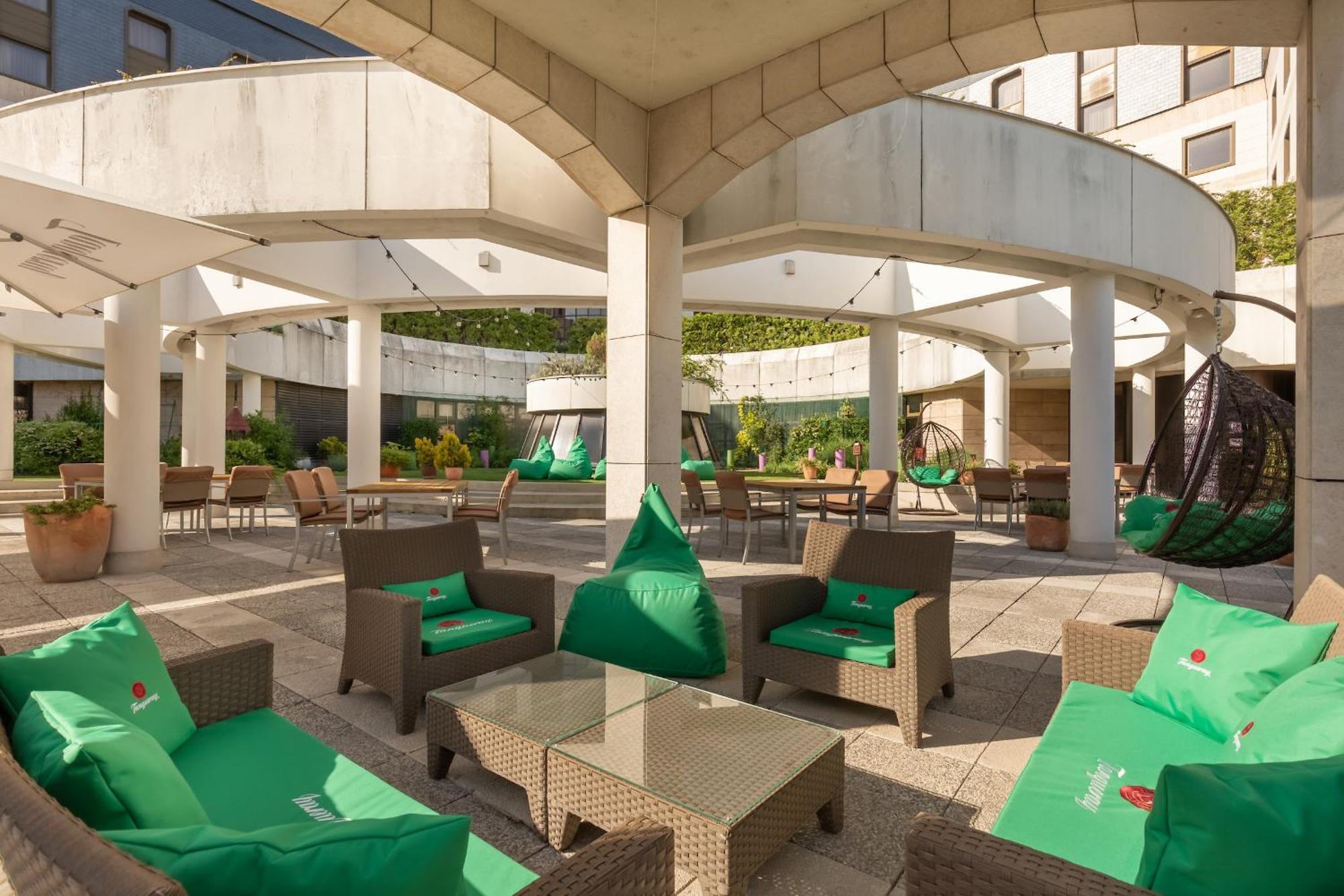 Hotel Crowne Plaza Bratislava By Ihg Esterno foto