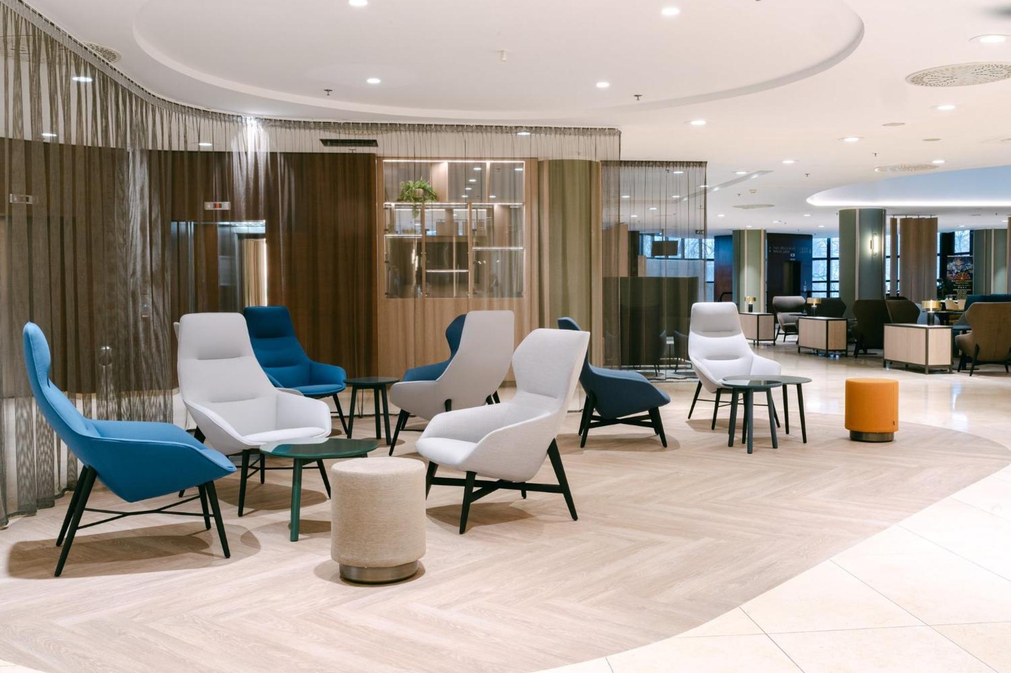 Hotel Crowne Plaza Bratislava By Ihg Esterno foto