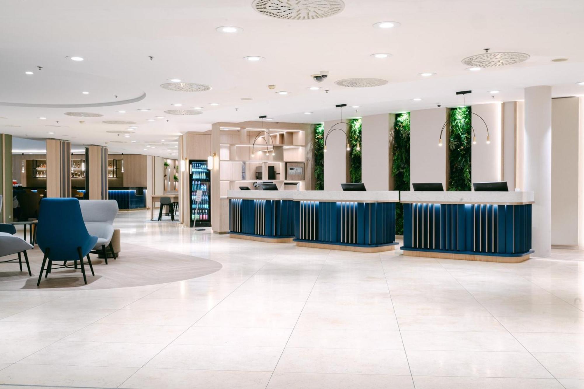 Hotel Crowne Plaza Bratislava By Ihg Esterno foto