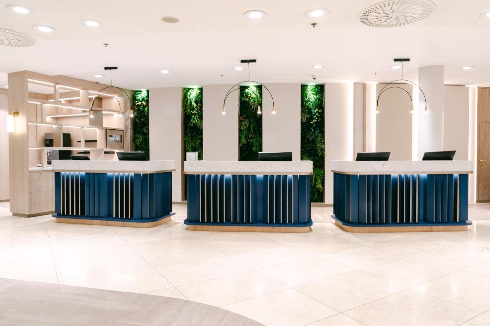 Hotel Crowne Plaza Bratislava By Ihg Esterno foto