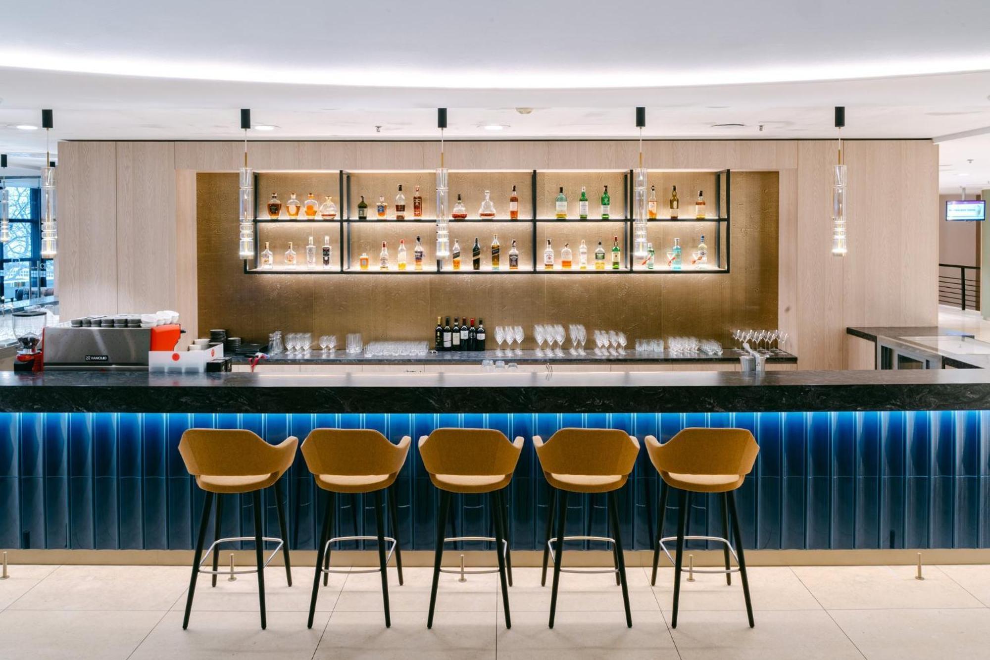 Hotel Crowne Plaza Bratislava By Ihg Esterno foto