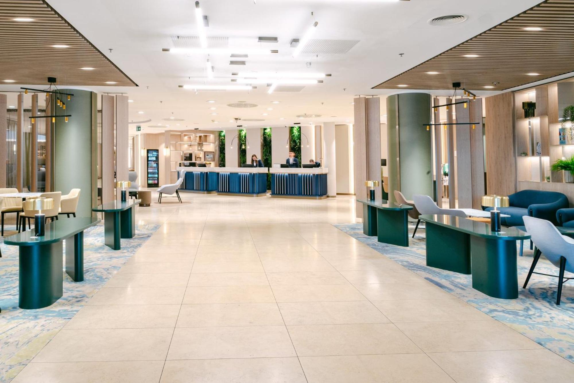 Hotel Crowne Plaza Bratislava By Ihg Esterno foto