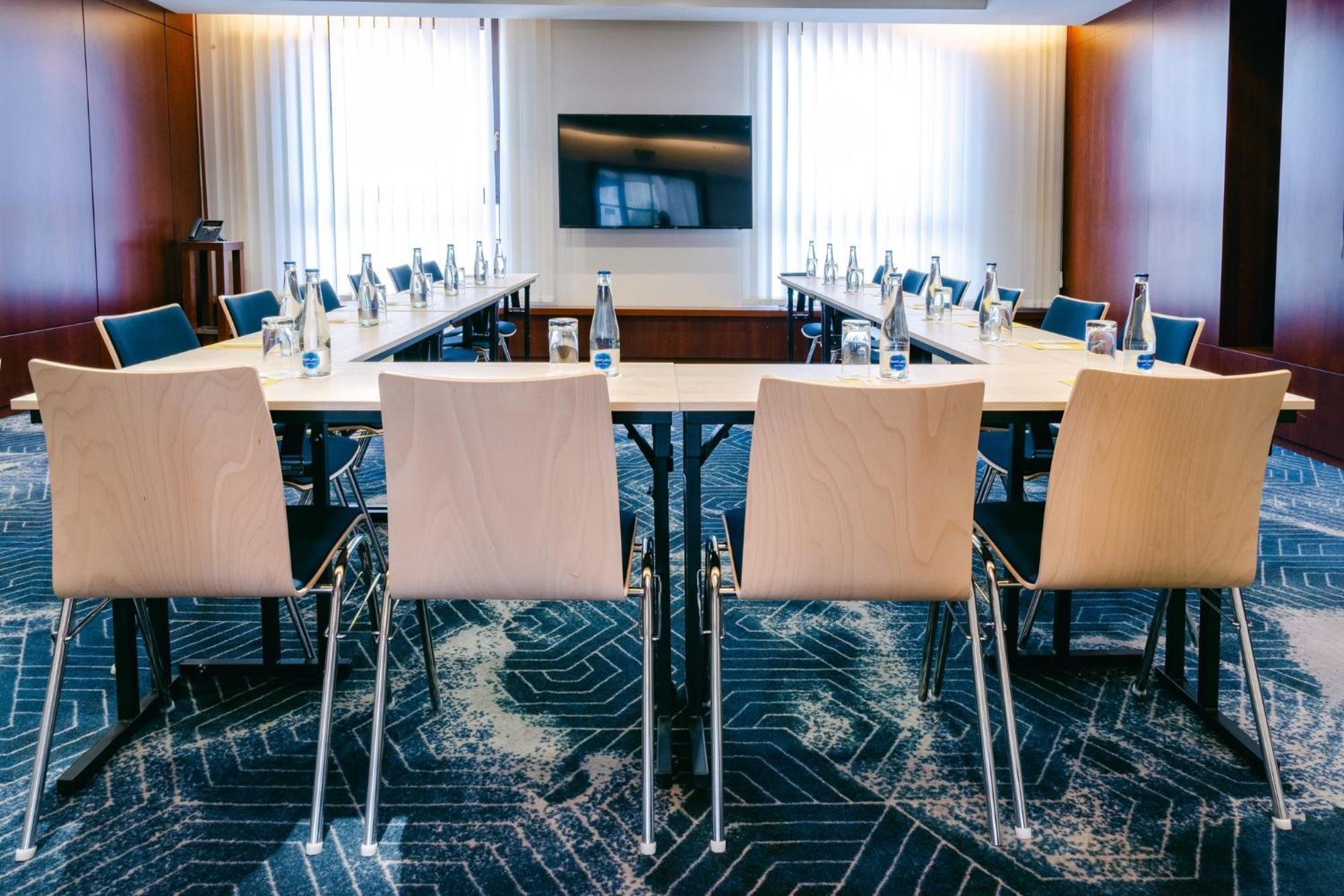Hotel Crowne Plaza Bratislava By Ihg Esterno foto